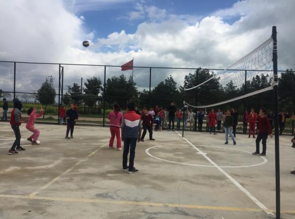 Sınıflar Arası Voleybol Turnuvası Başladı